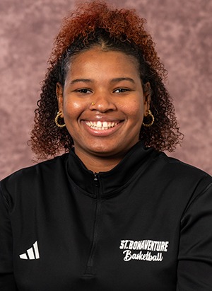Kayla Jackson 23-24 Headshot