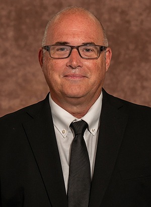 Mike Threehouse headshot 2024