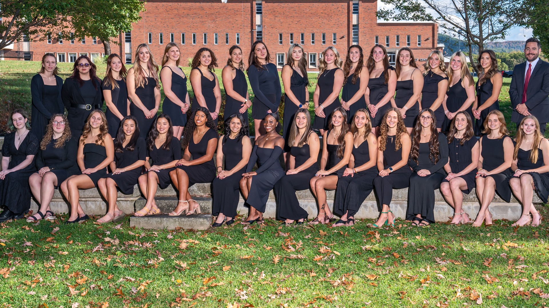 2025-26 St. Bonaventure women's swim and dive team photo