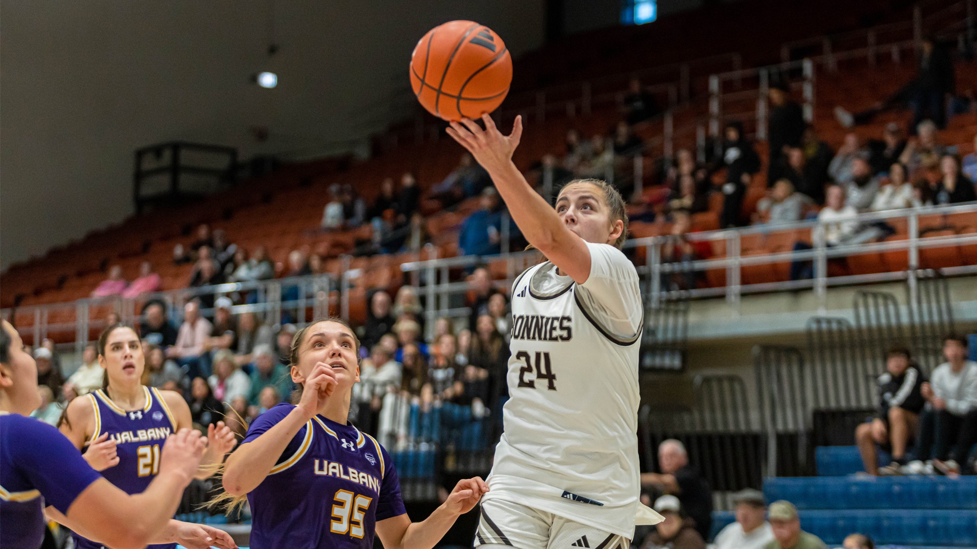 Laycee Drake layup vs. Albany