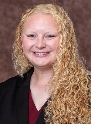 Carly Dean headshot