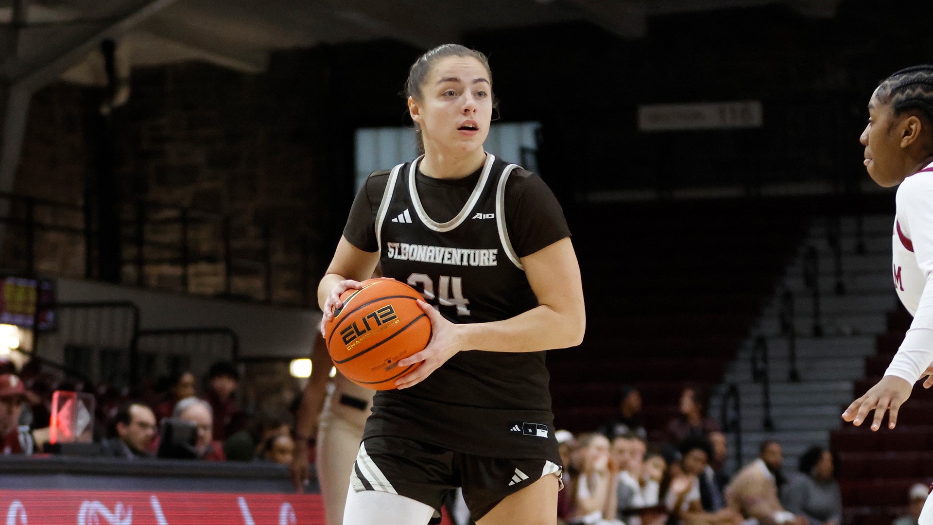 Laycee Drake with the ball