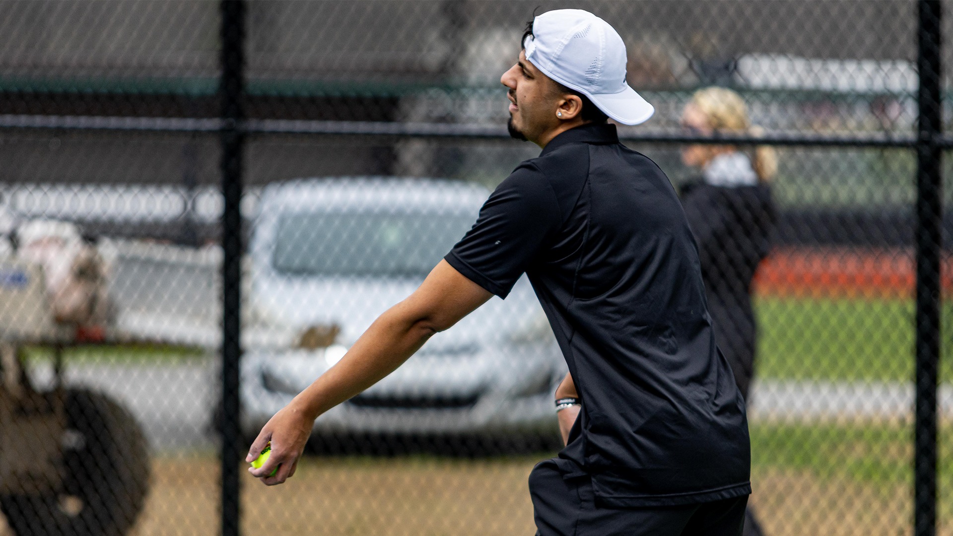 Dilraj Dhillon serving