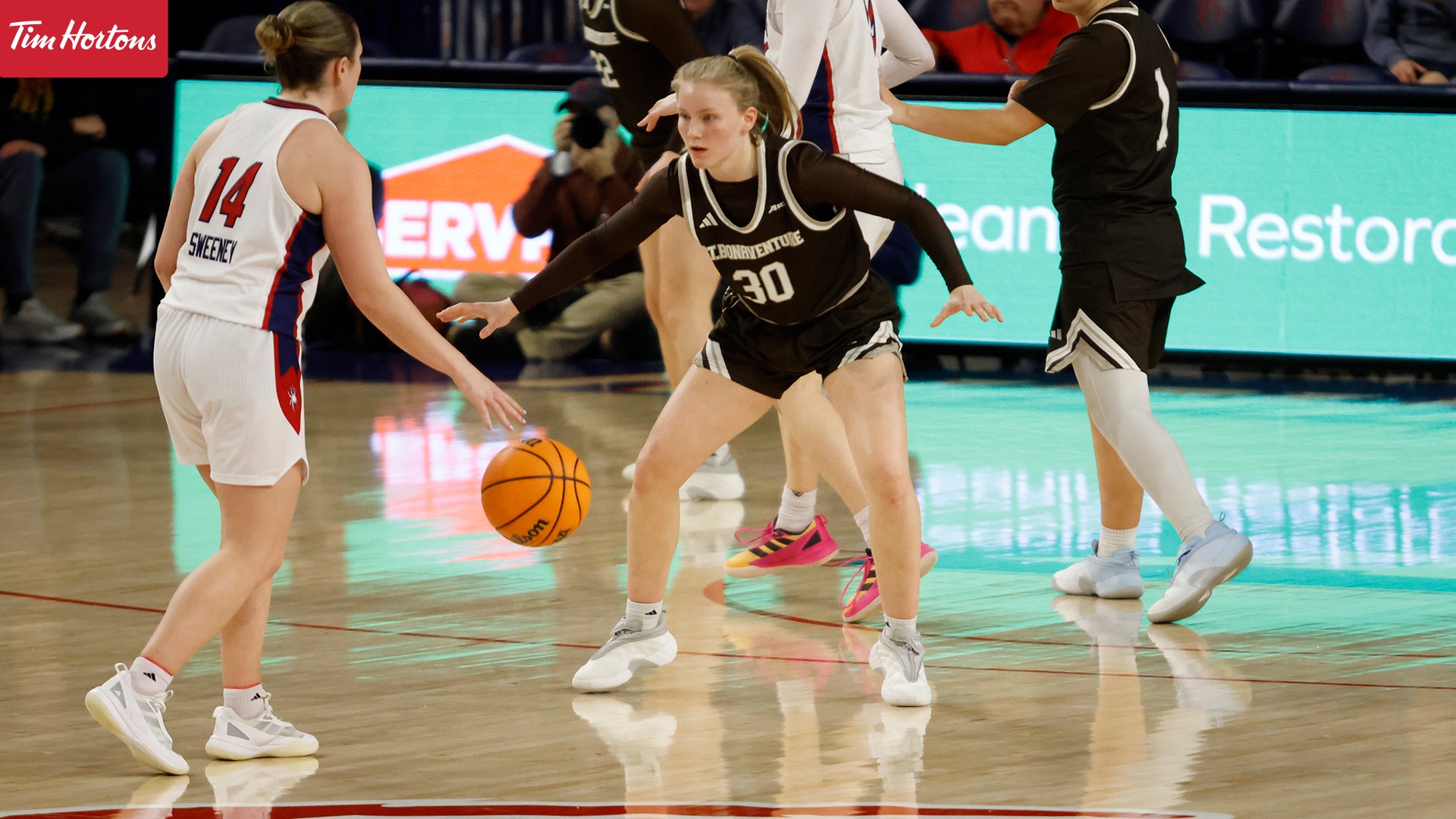 Elyse MacDonough on defense