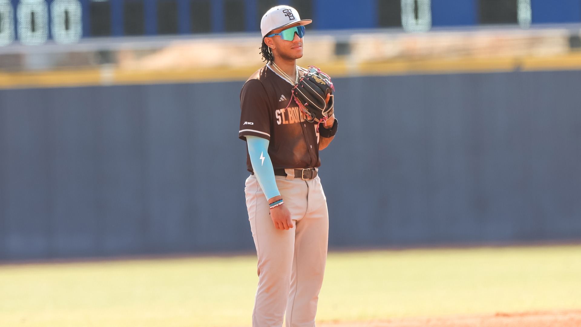 Manuel Castro at third base