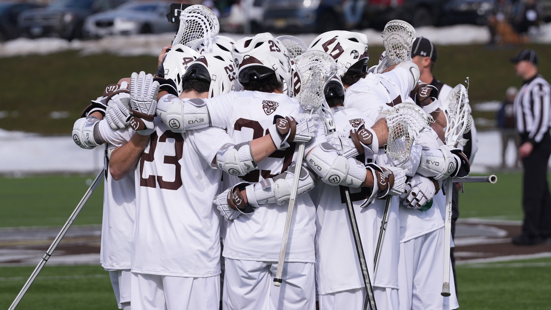 Bonnies men's lacrosse huddle 