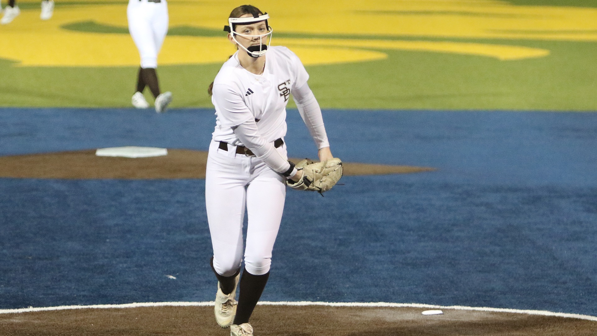 Kendall Stull pitching