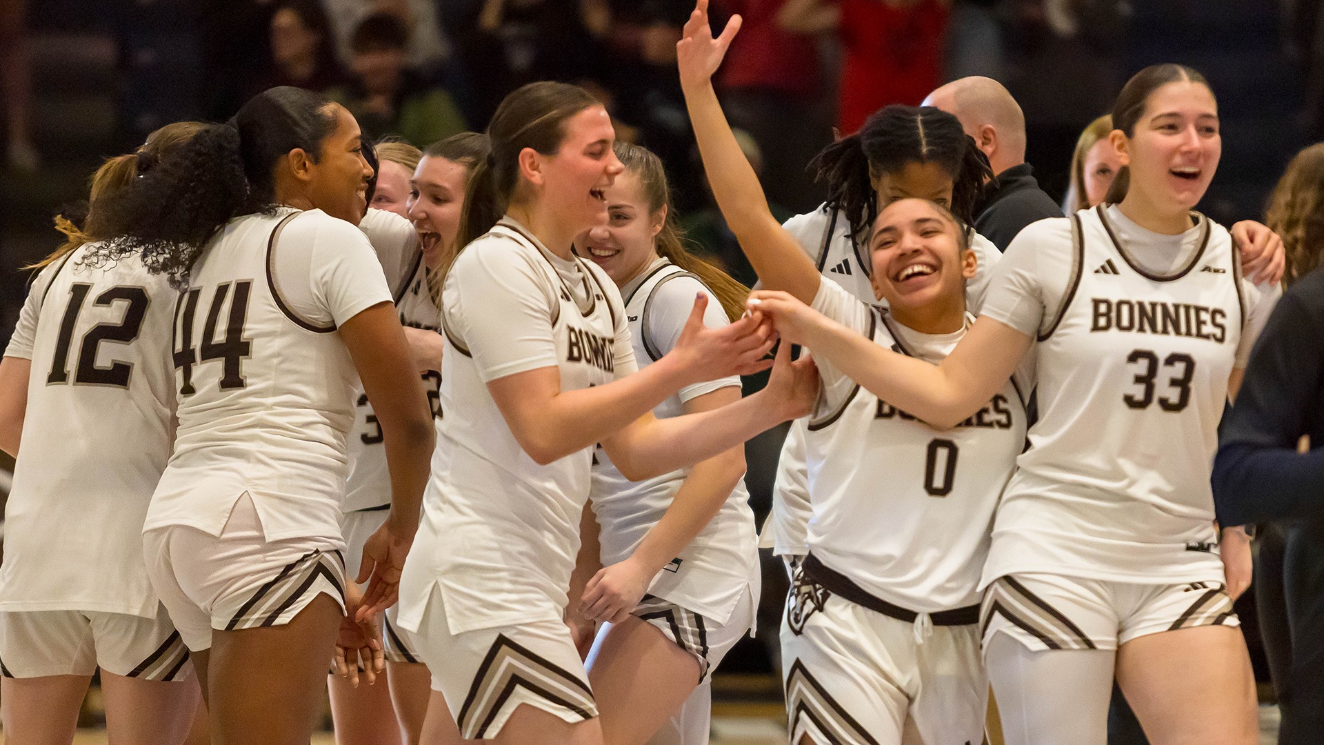 WBB Team Celebration WNIT