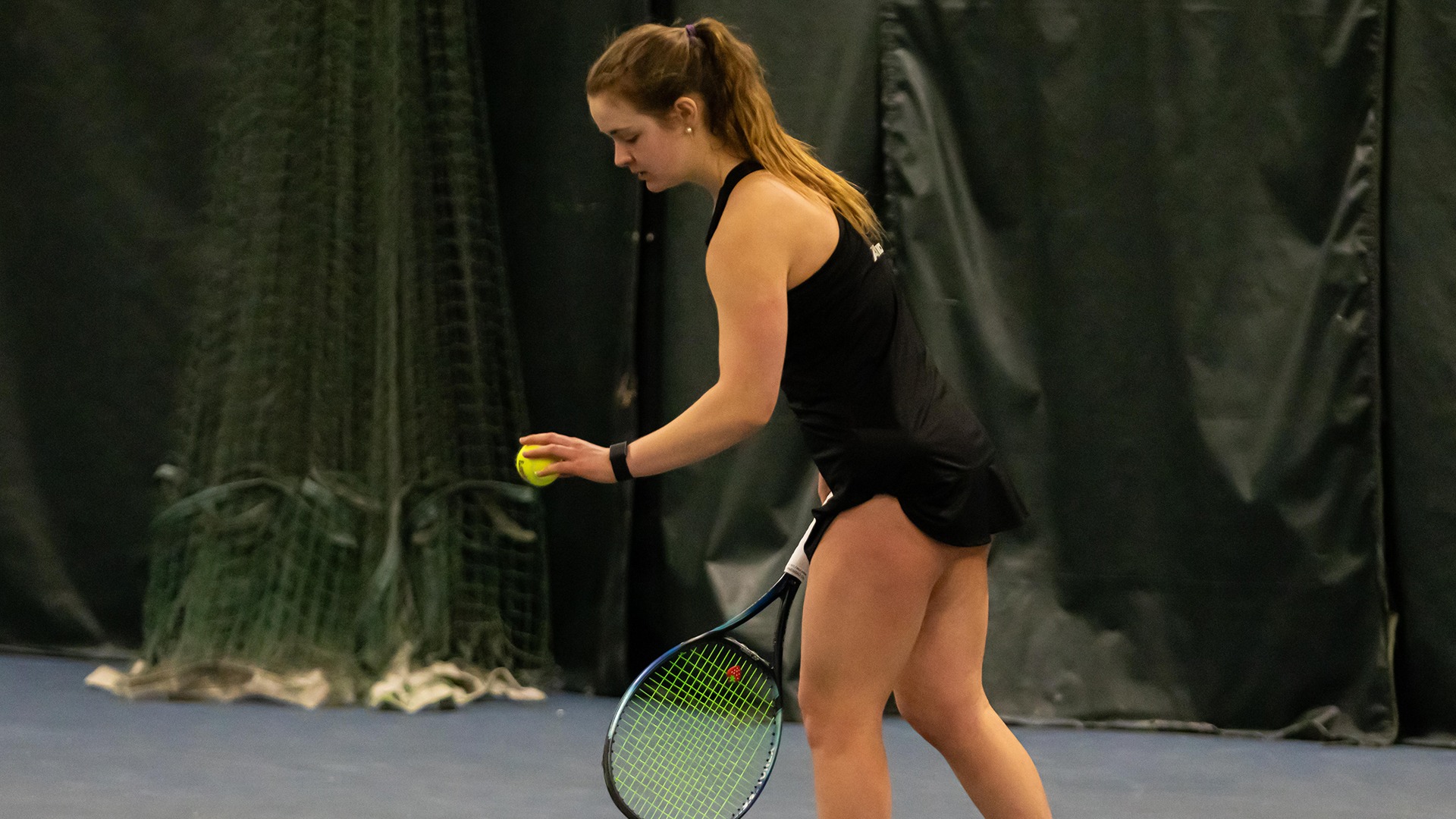 Kelly Barnes serving