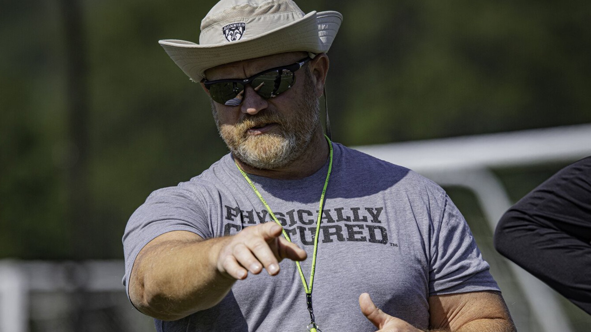 Darryn Fiske directing a workout
