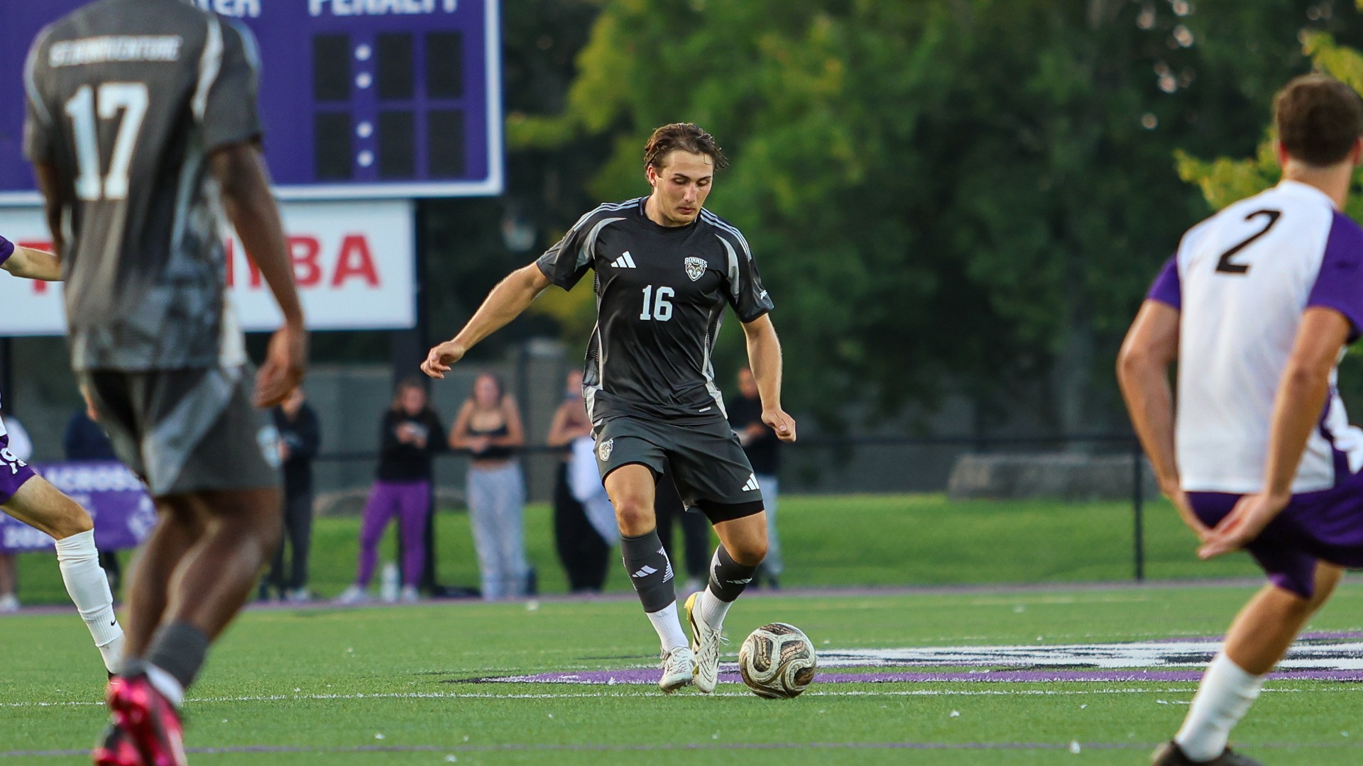 Luc Finelli on the ball