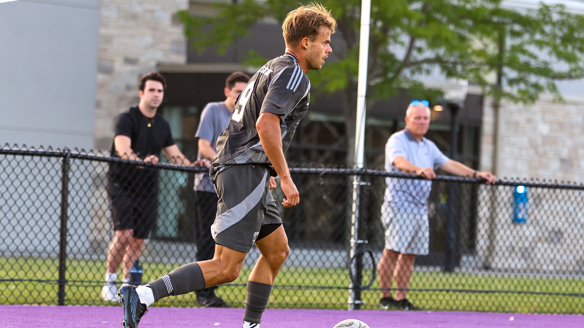 Daniel Helle on the ball
