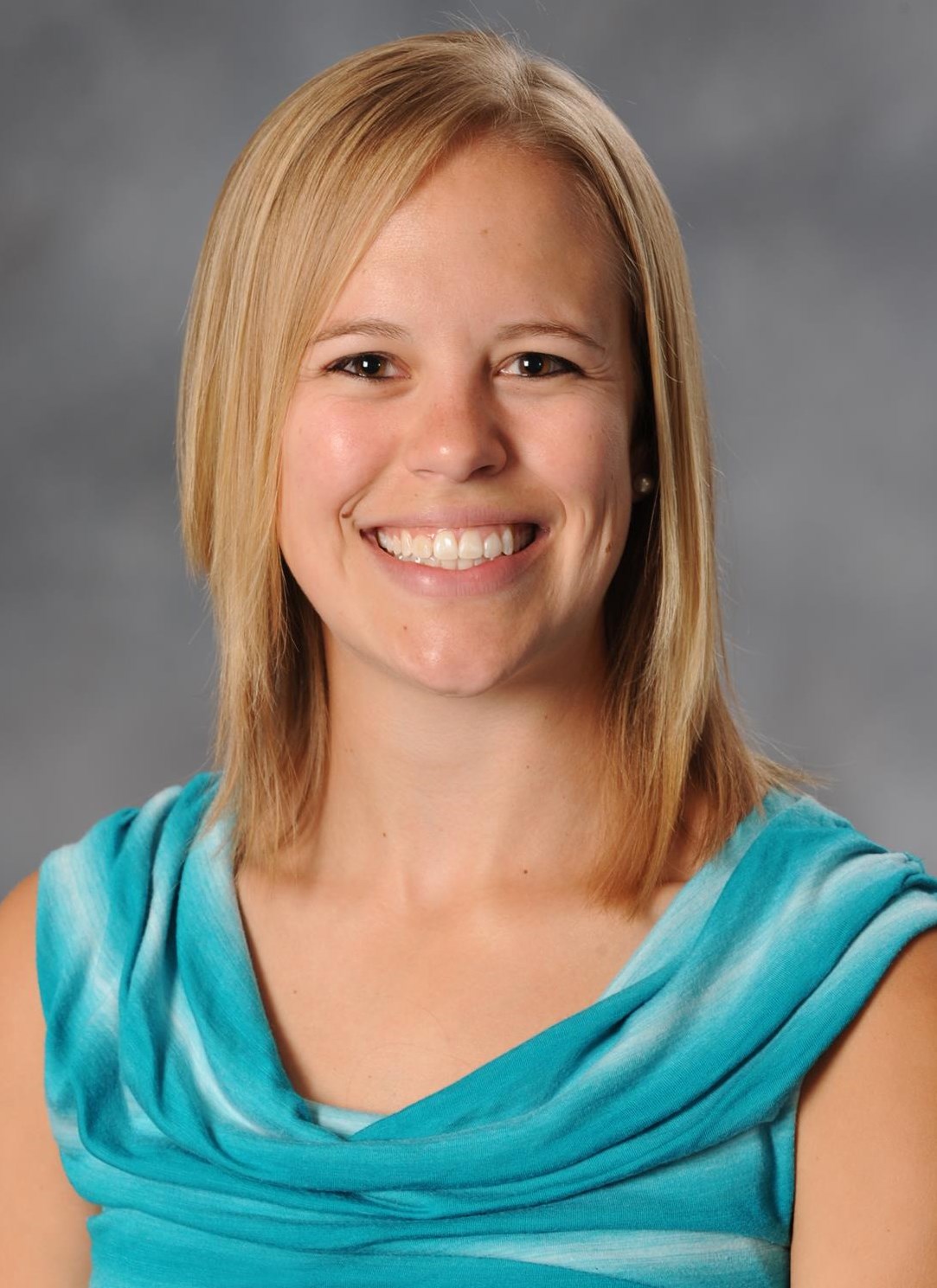 Adrianna Piontek 2017 headshot