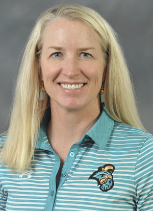 Catherine Hewitt 2023 head shot