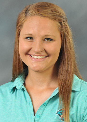 Isabelle Denowski 2023 headshot