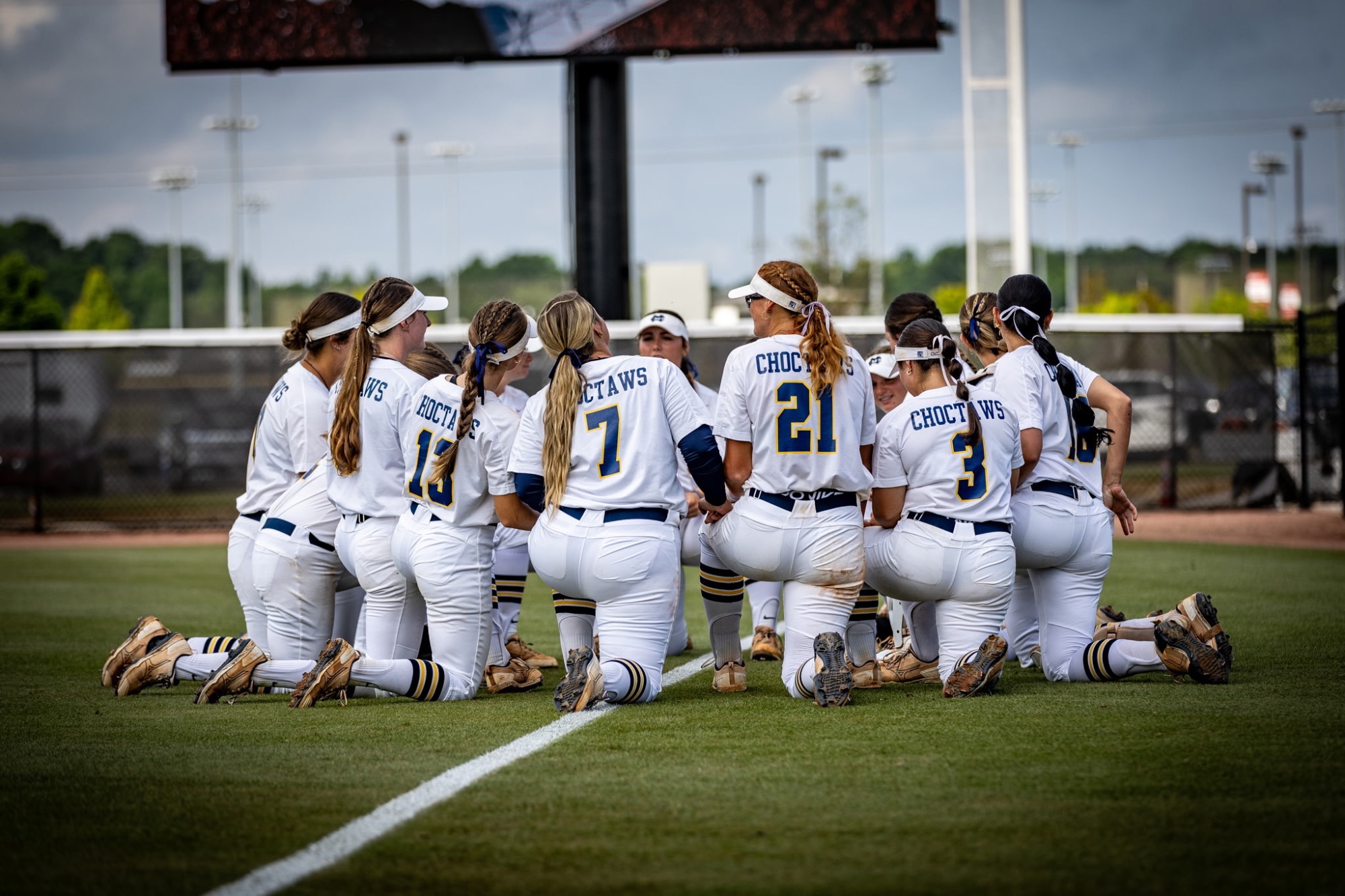 Mc softball huddle