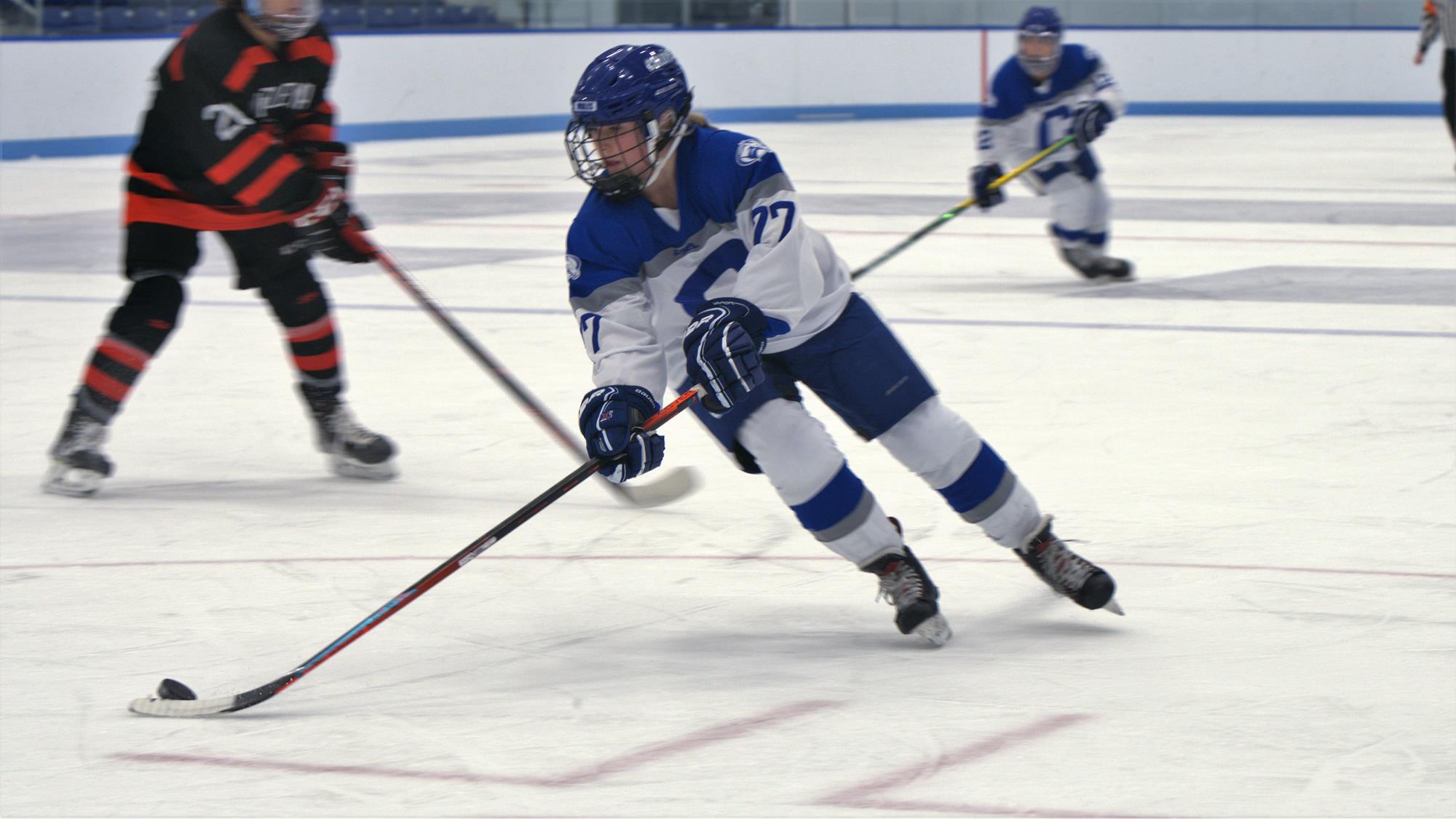 Women's Ice Hockey Wins in Overtime at Hamilton Colby College