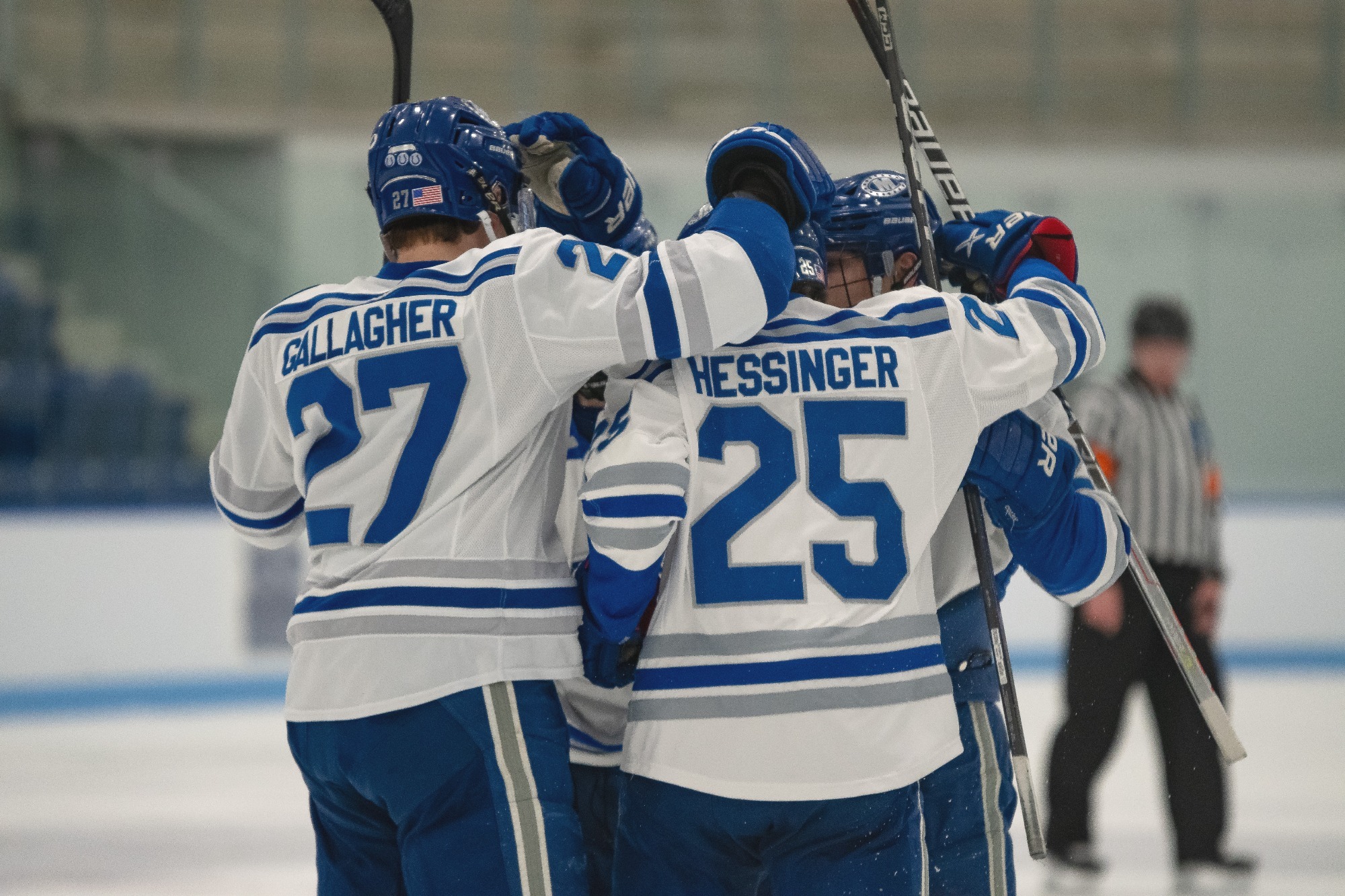 Men's Ice Hockey Defeats USM Colby College
