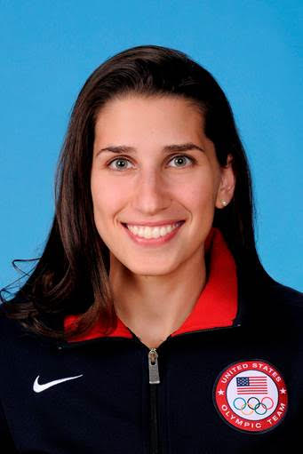 Nicole Ross headshot