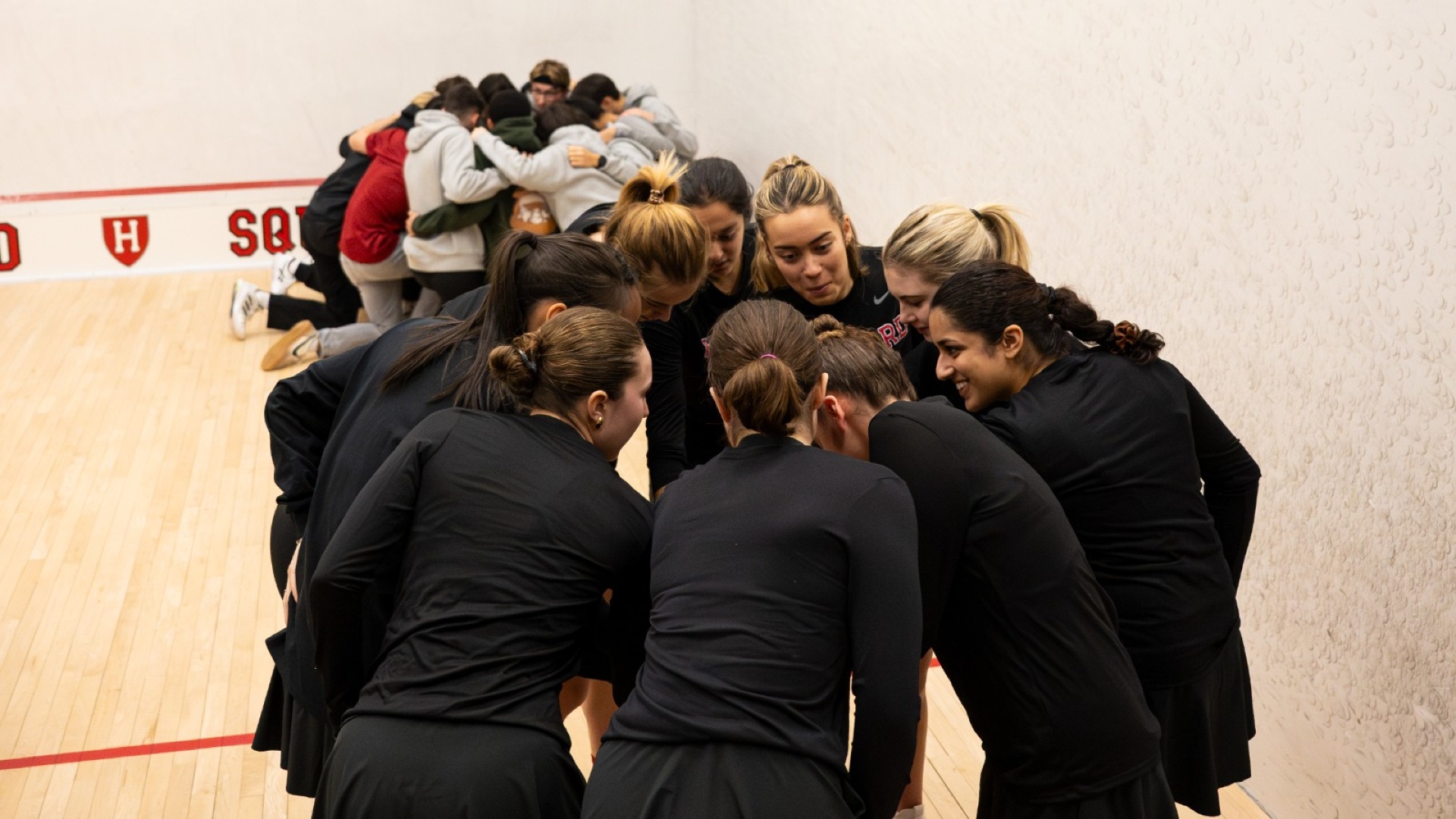 Women's Squash Huddle