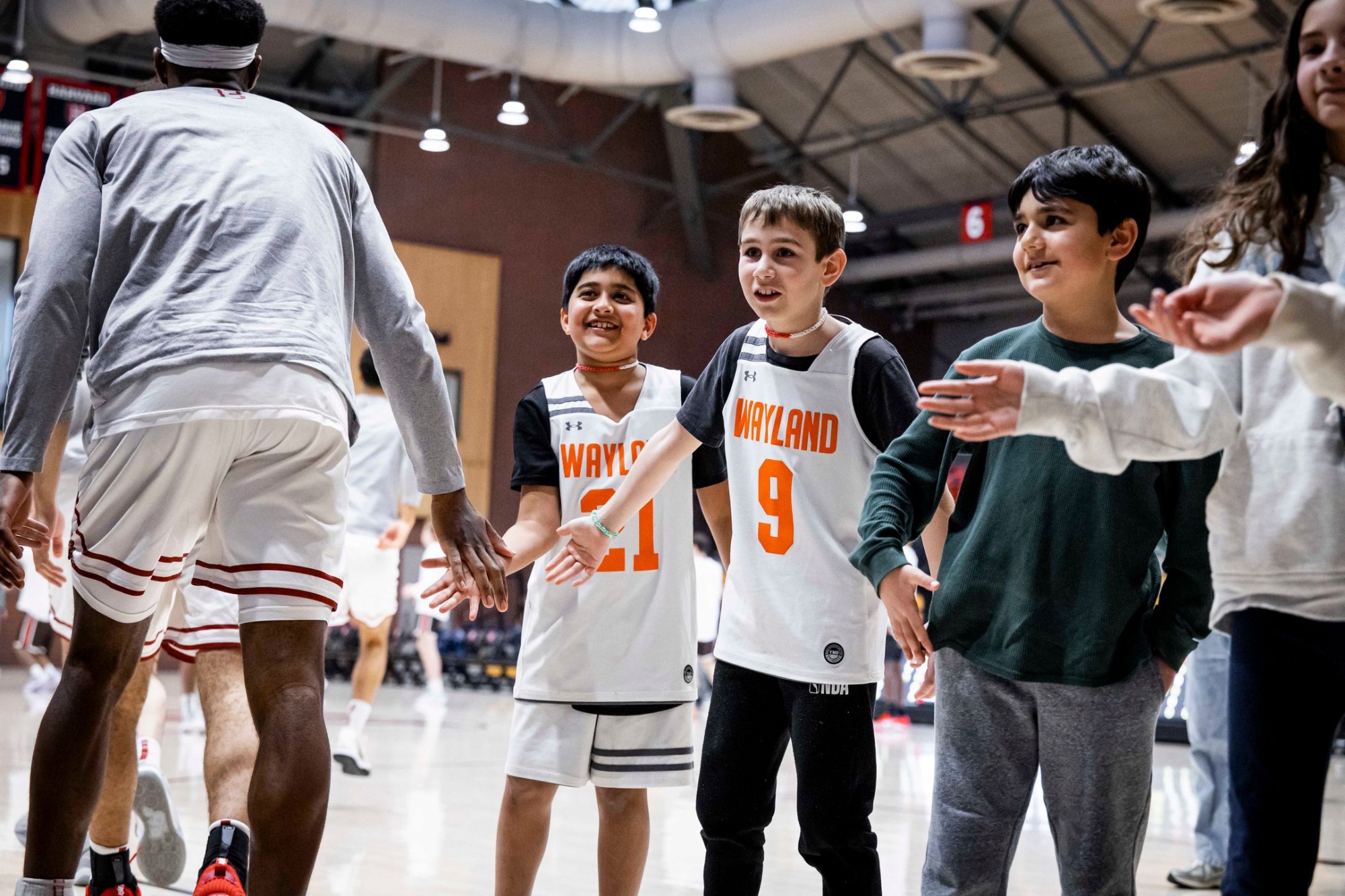 Men's Basketball Youth Team Fan Tunnel
