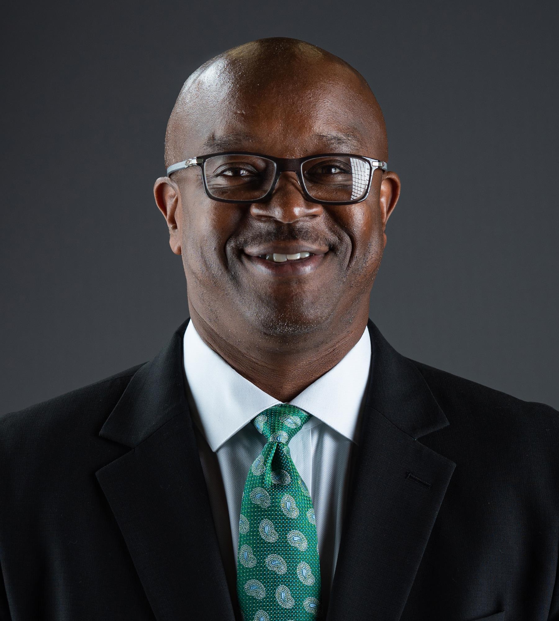 Rodell Davis headshot