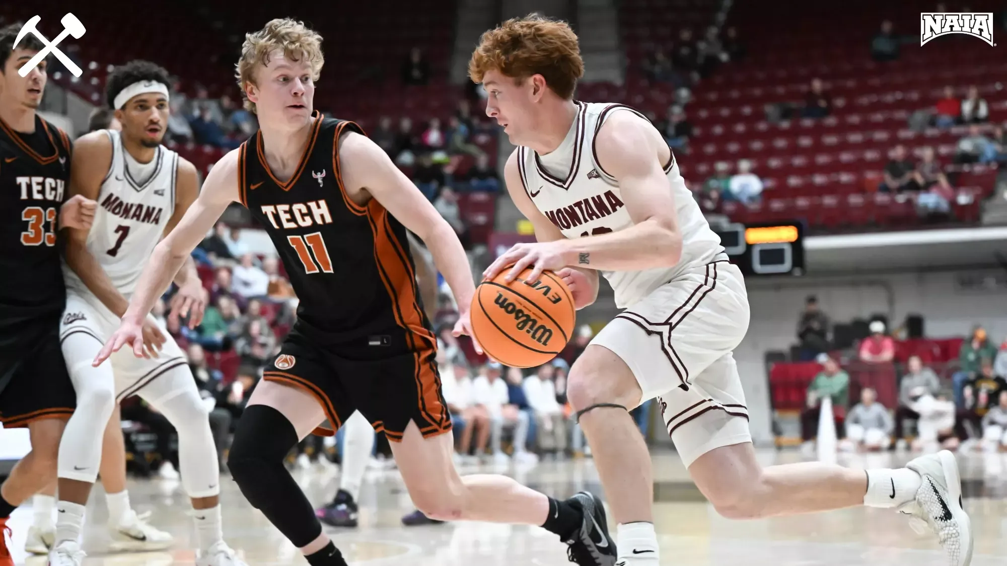 Hayden Diekhans plays defense in a game against University of Montana, December 17, 2025