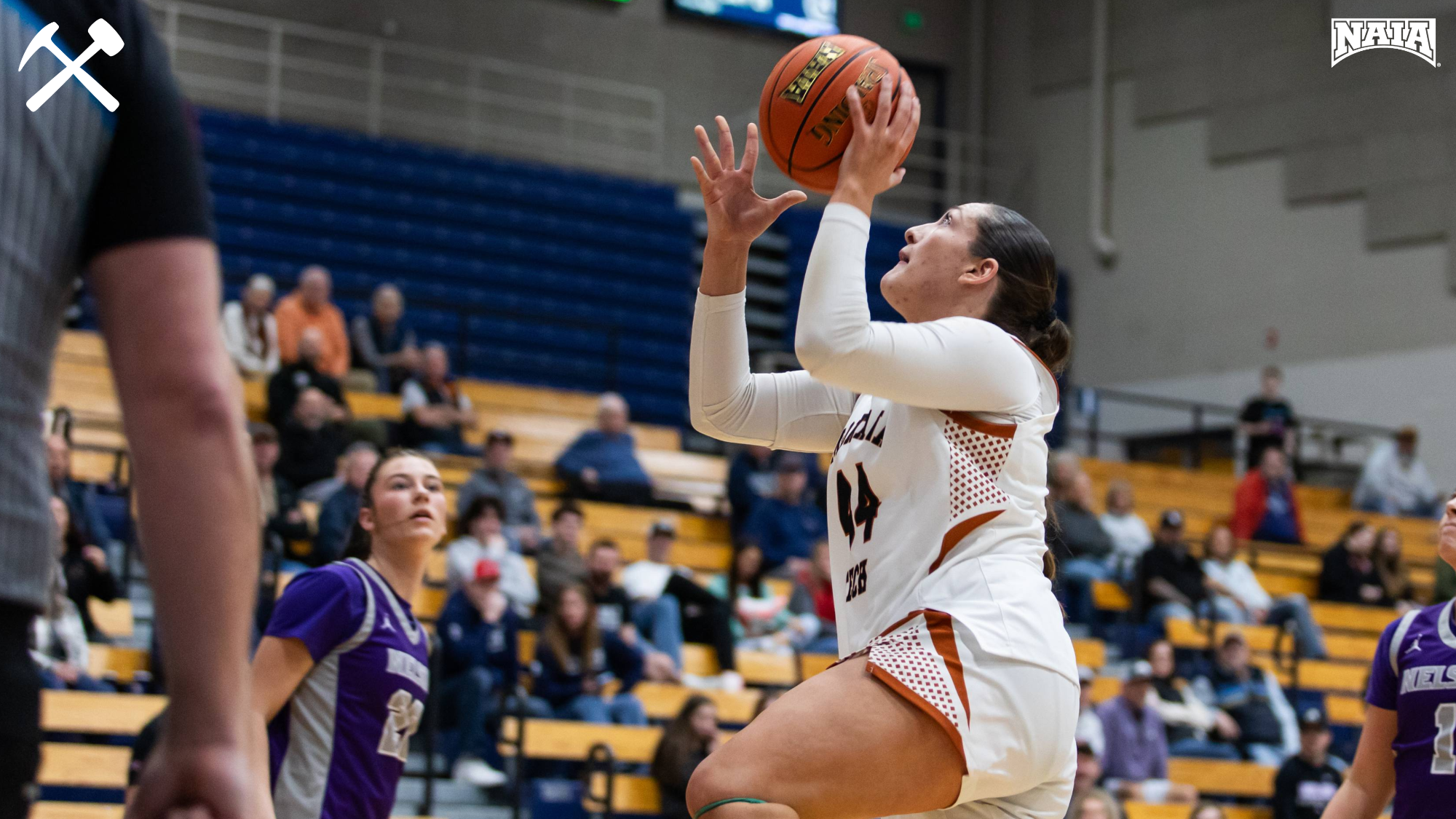 Hadley Humpherys shoots a layup in a basketball game