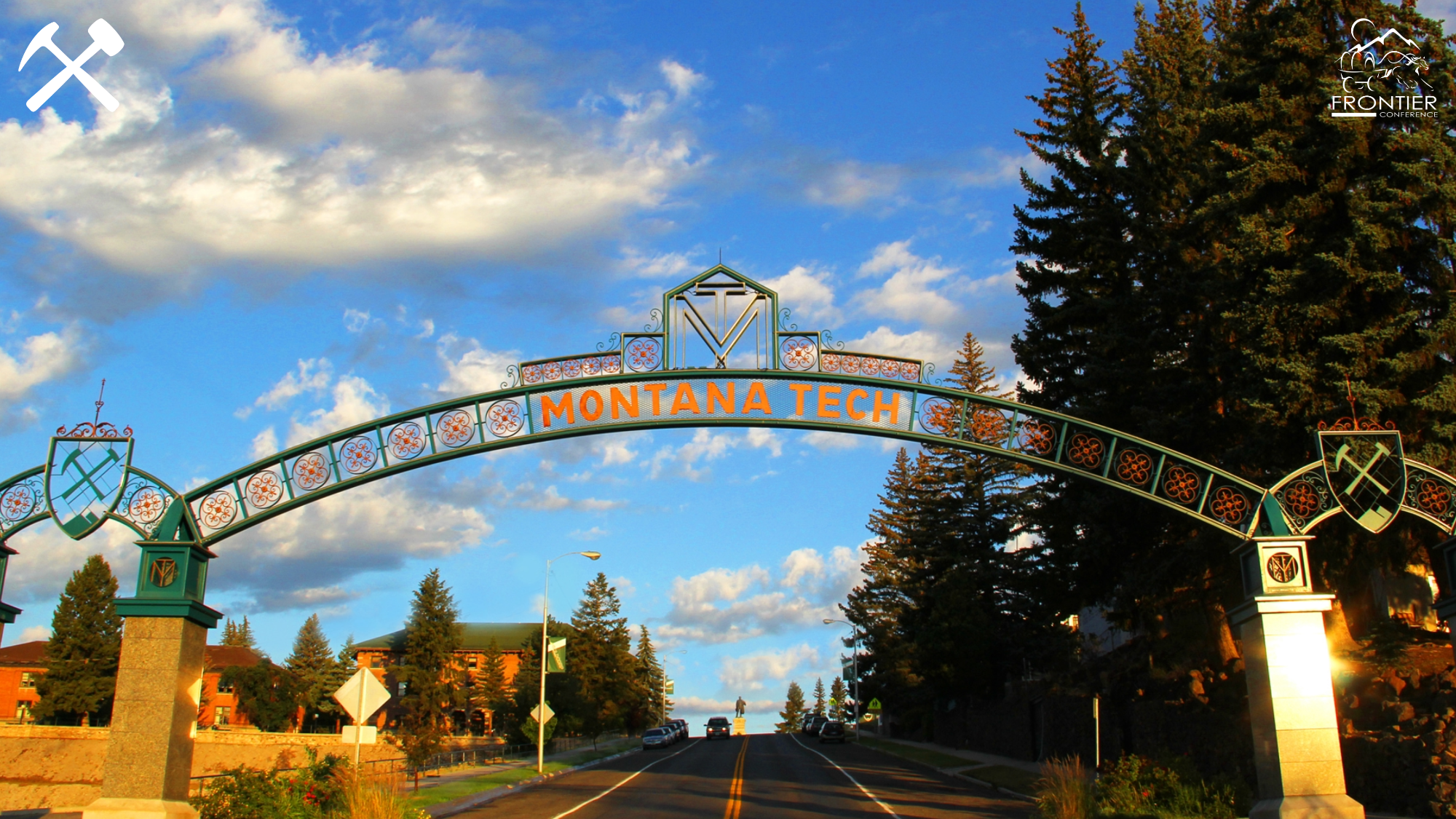 Photo of the Montana Tech archway on Park Street