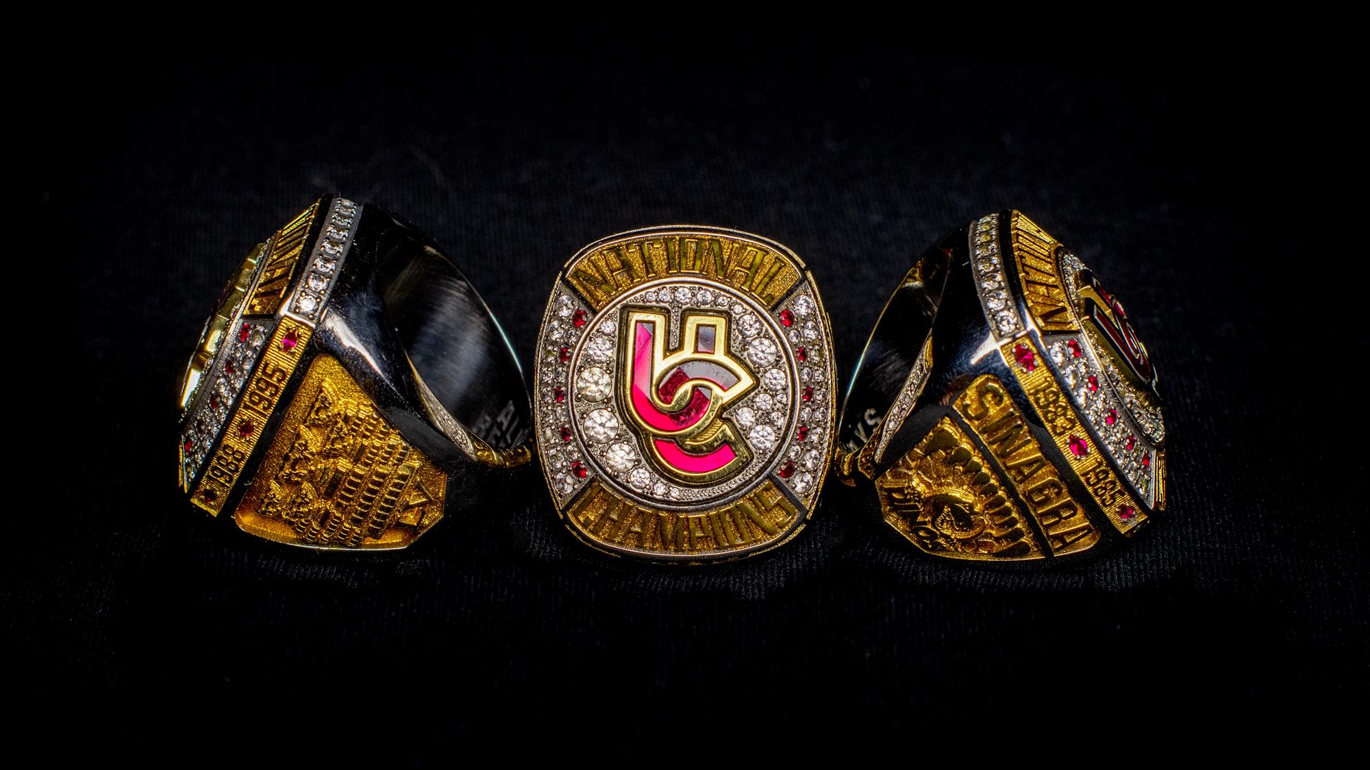 2019 Vanier Cup ring
