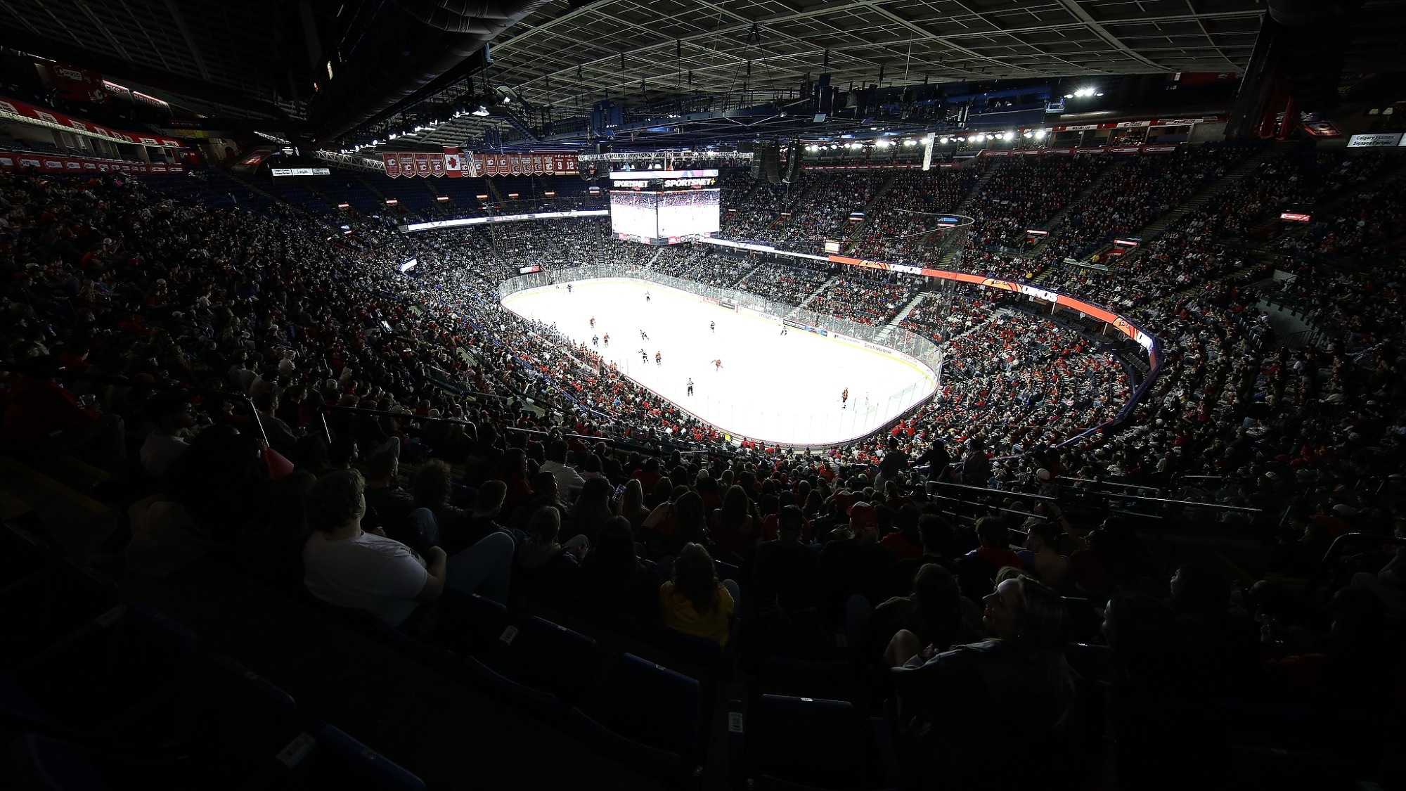 Crowchild Classic, crowd, saddledome