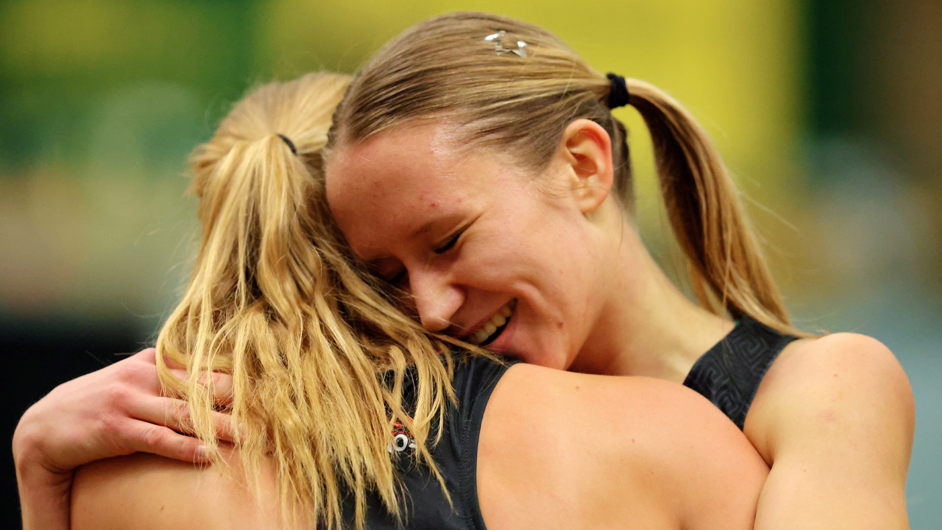 Vienna Selland, team, hug, celebration