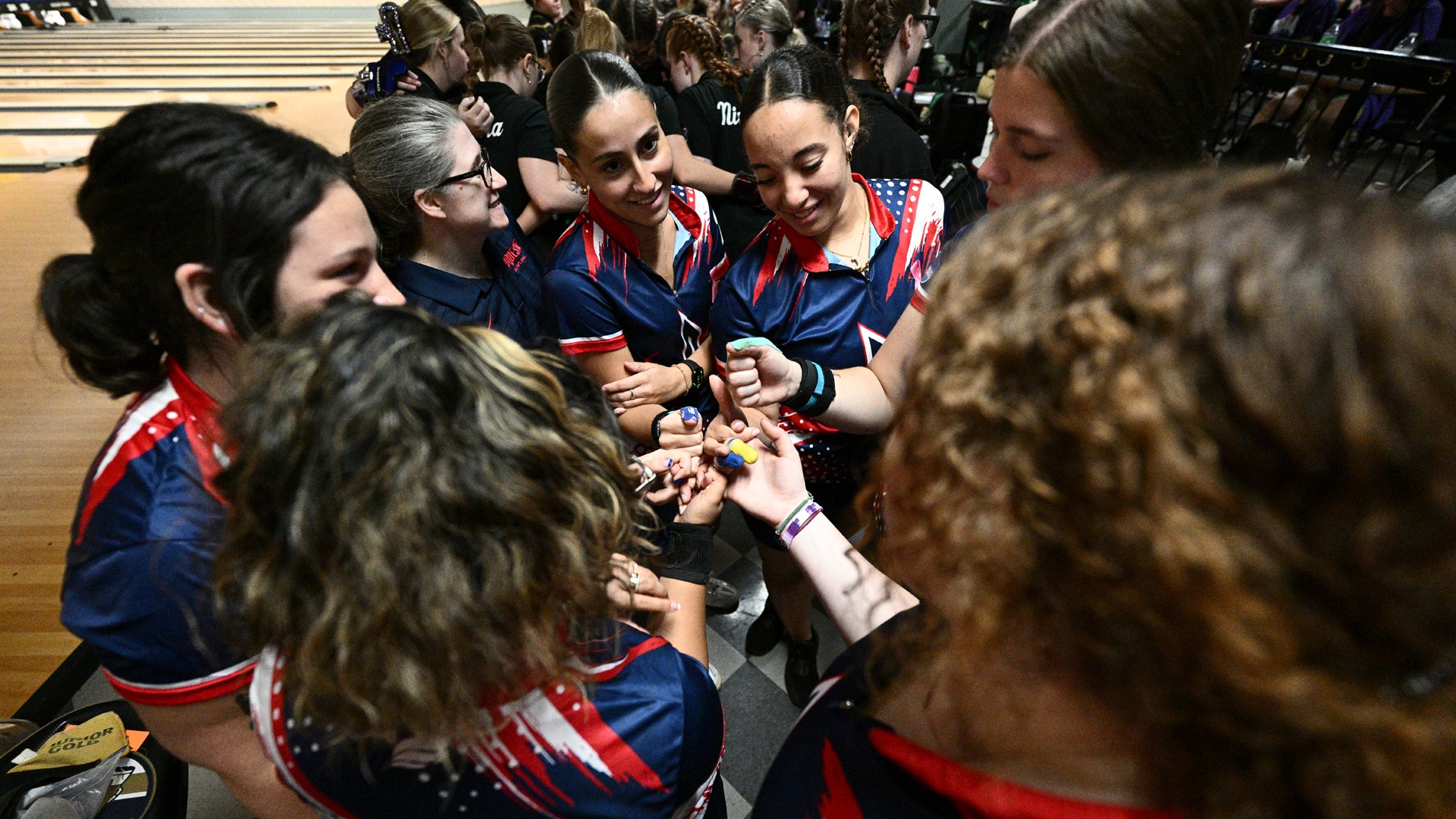 DUQ BOWLING Team photo at Youngstown State.