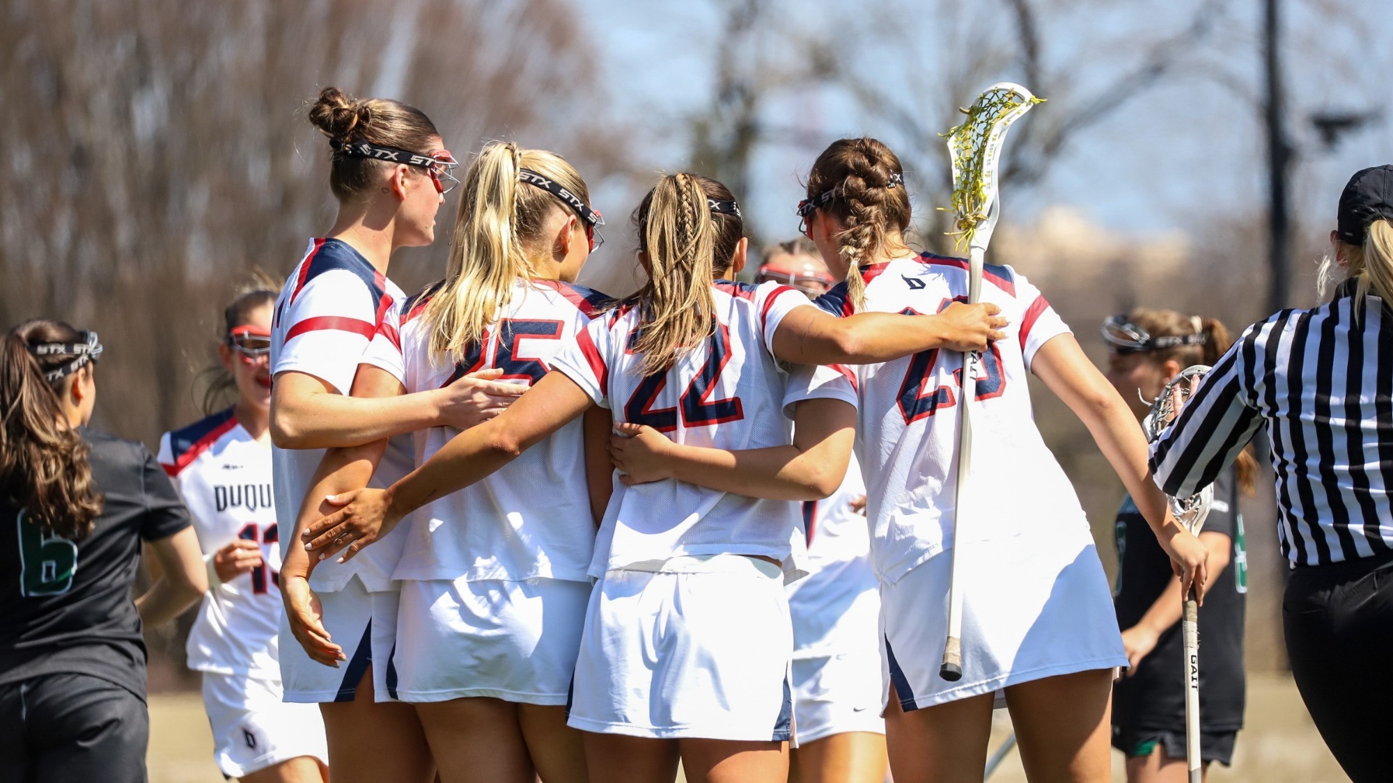 lacrosse team huddle vs. george mason 2026