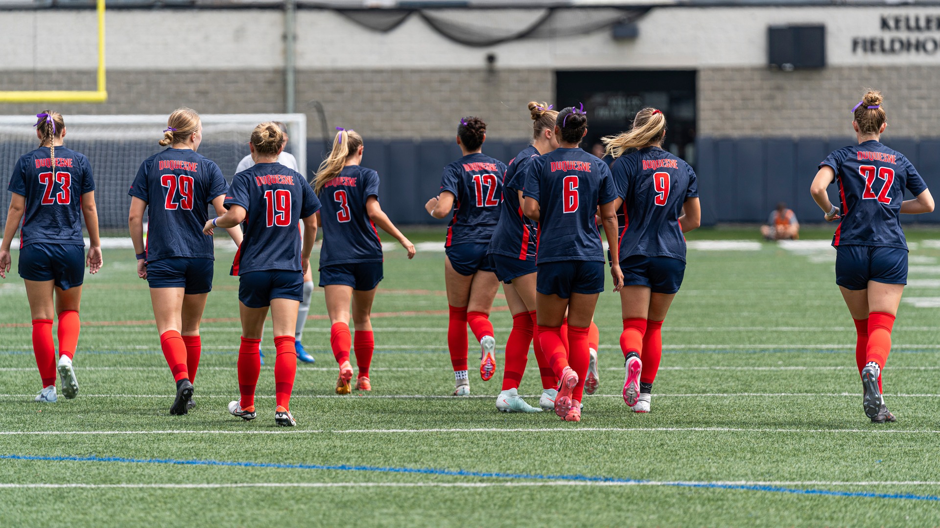 Women's soccer group photo vs. Kent State at Rooney Field.