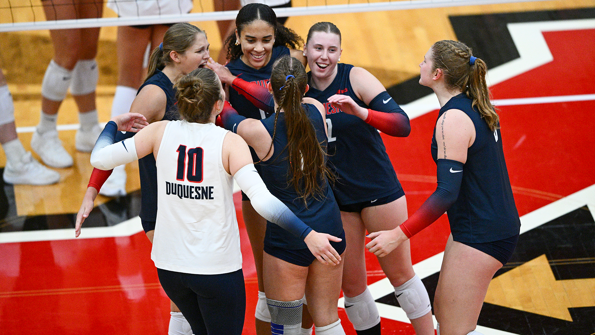 DUQ VB Huddle