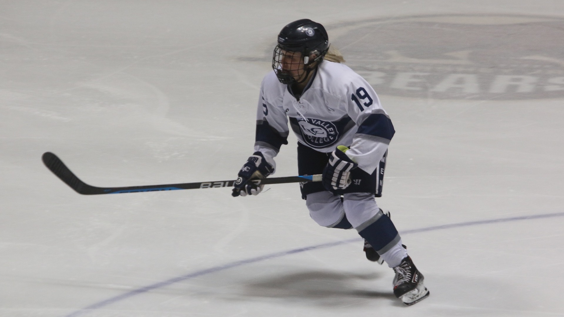 Dawe Scores Goal for Women’s Ice Hockey in Series Finale Against