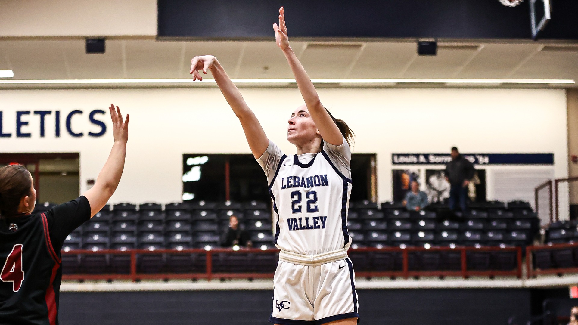 Abbie Reed shooting jumper