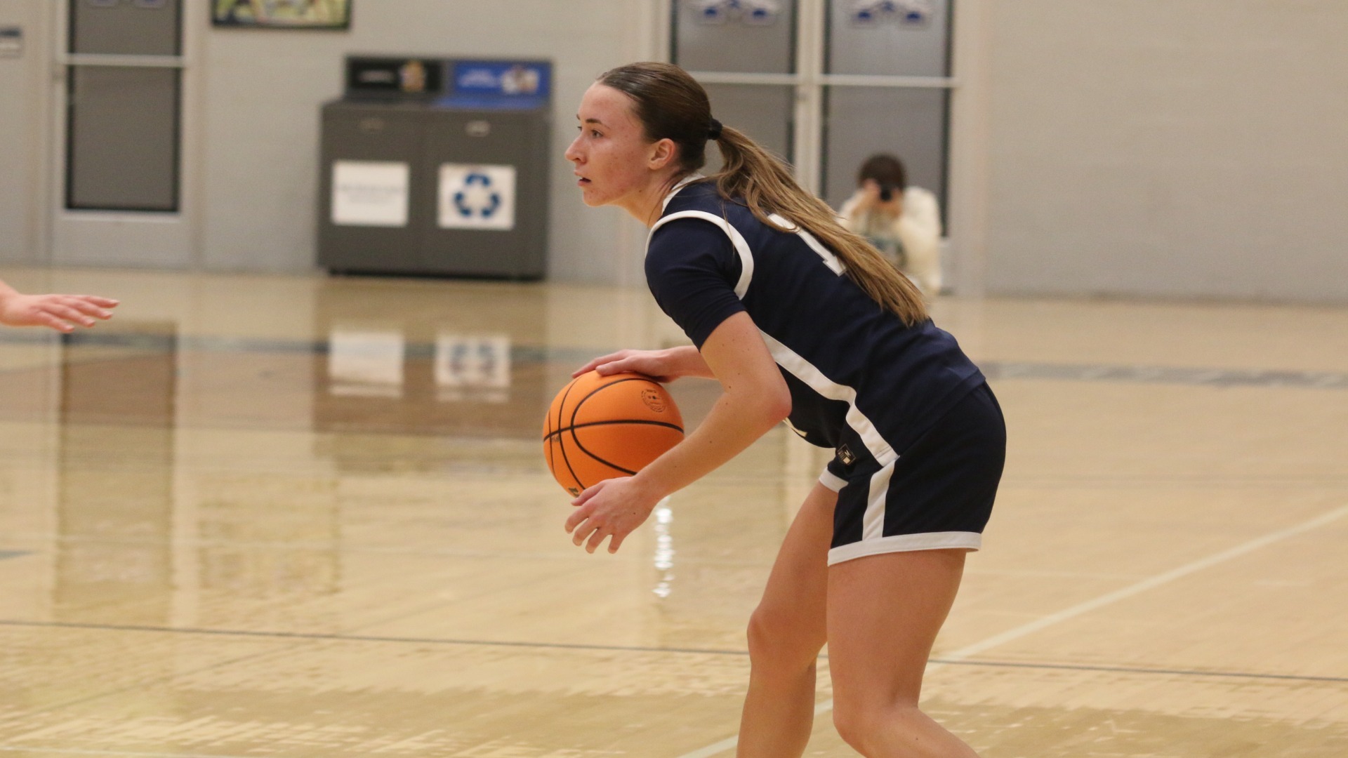 Abbie Reed dribbling ball on wing