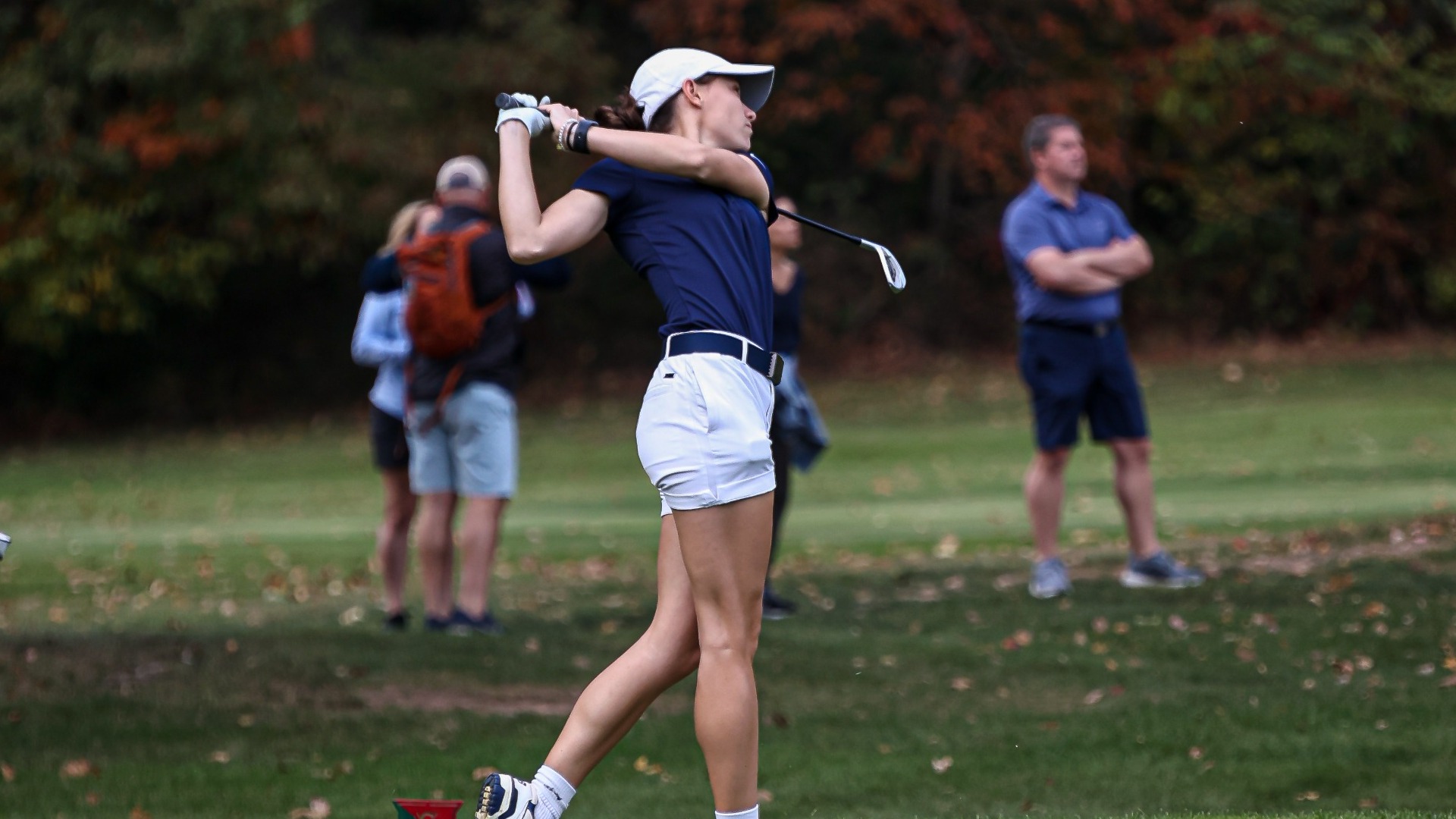 Jillian Fidler hitting ball off tee