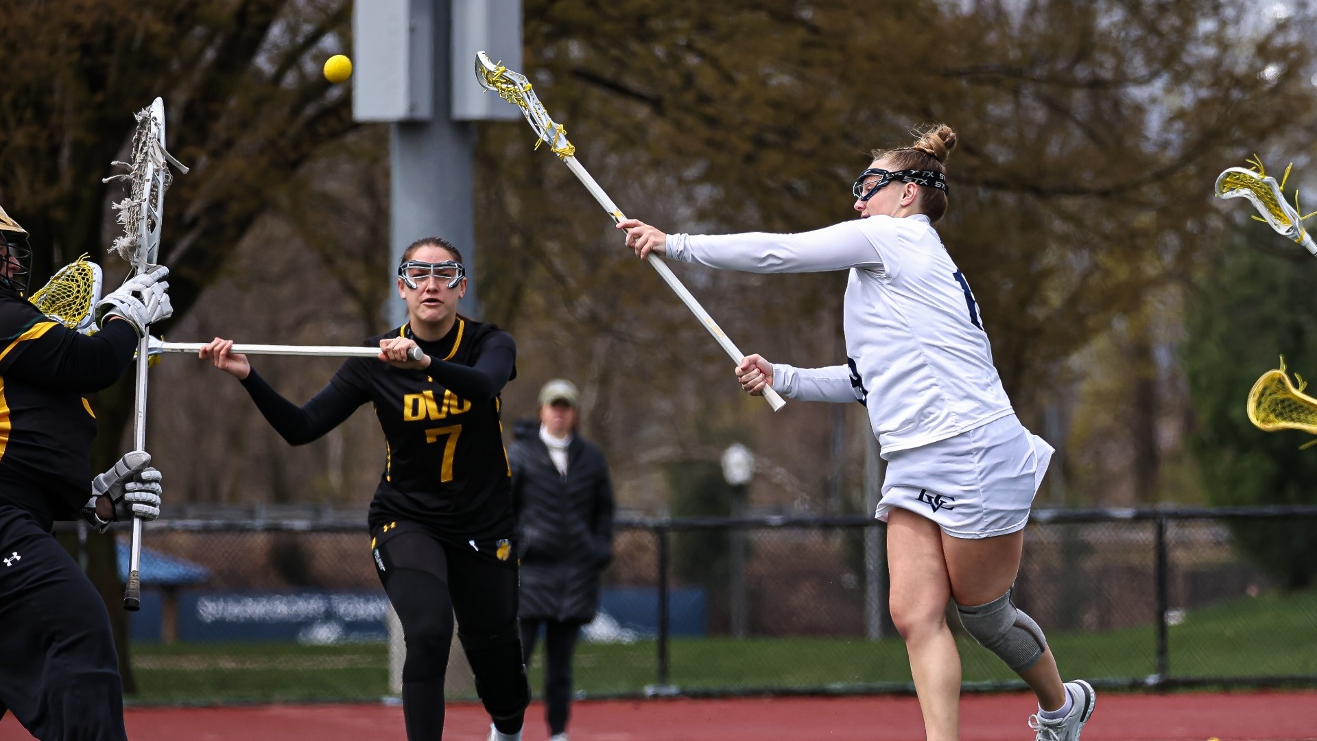 Elizabeth Morgan scoring goal