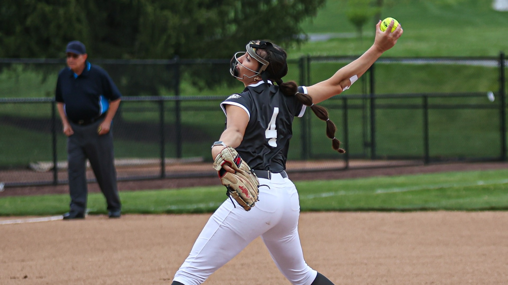 Holly Grube pitching the ball