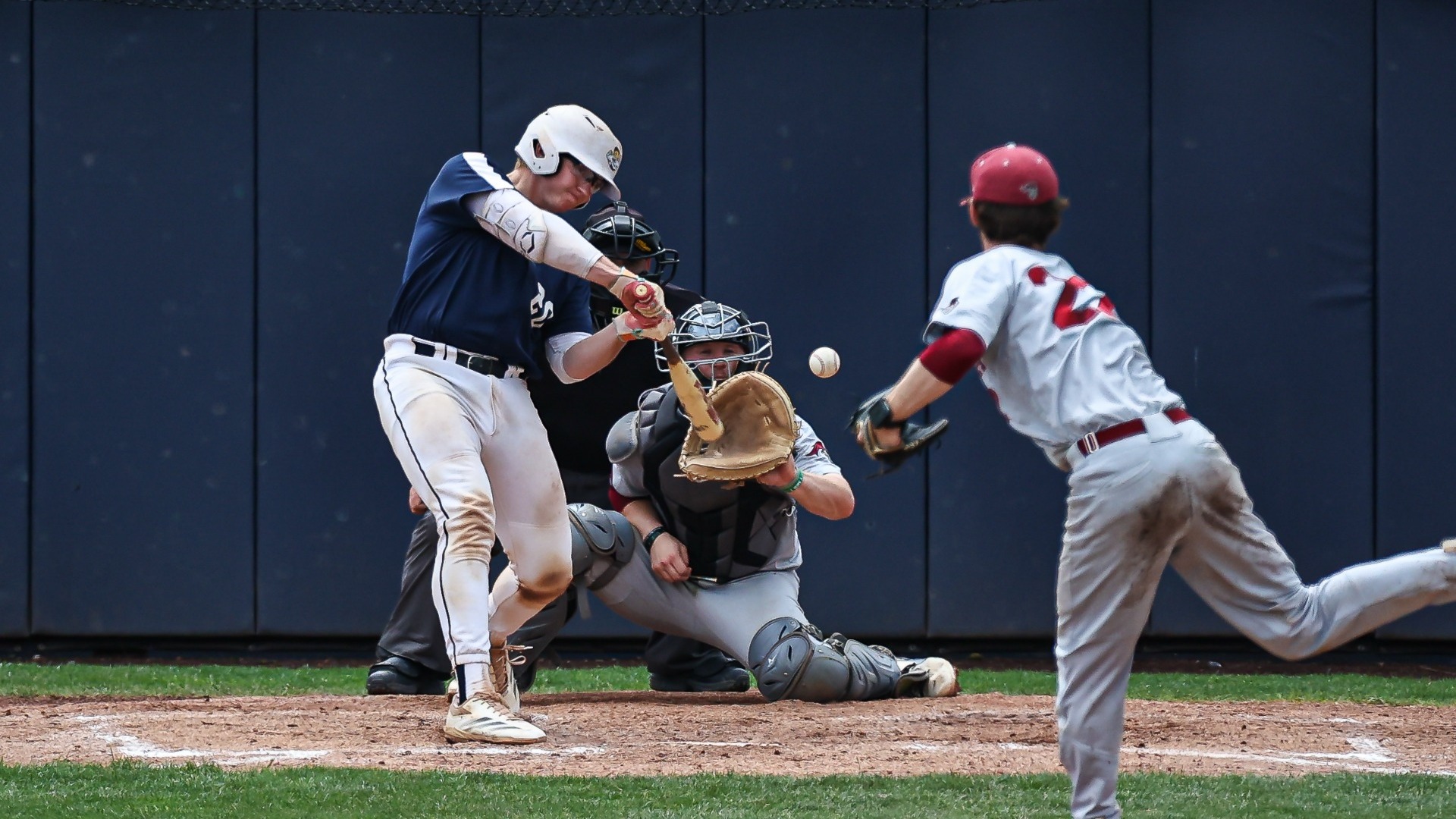 Jace Fetterman swinging at pitch