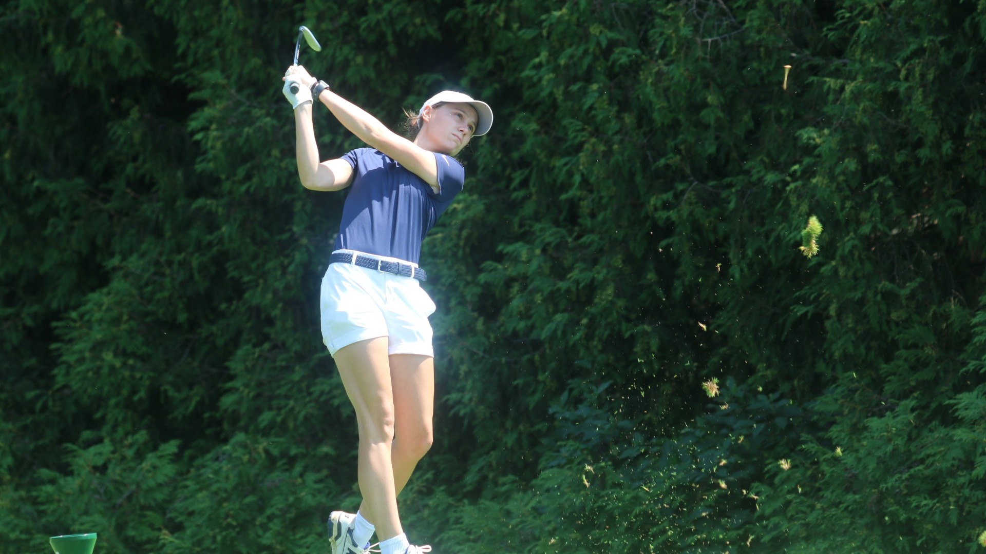Jillian Fidler hitting tee shot