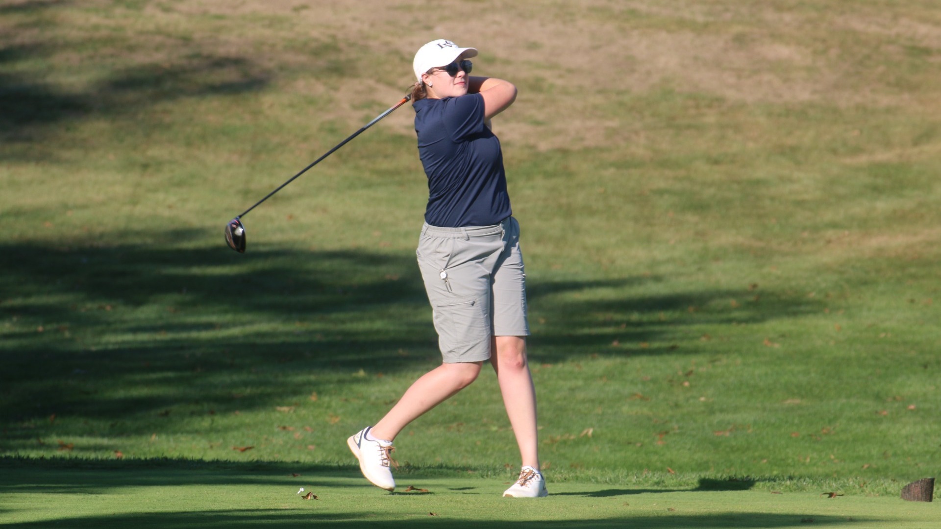 Alexa Pridham hitting tee shot