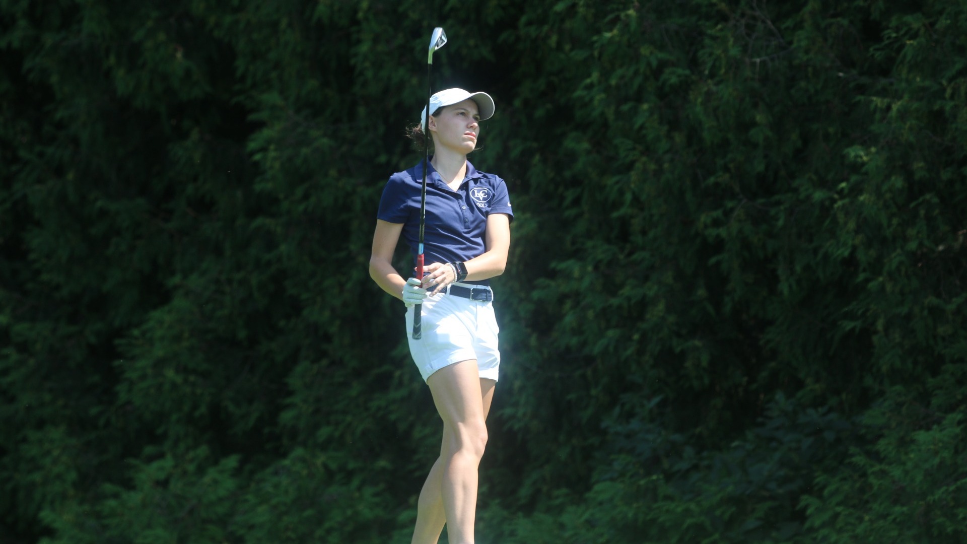 Jillian Fidler watching tee shot