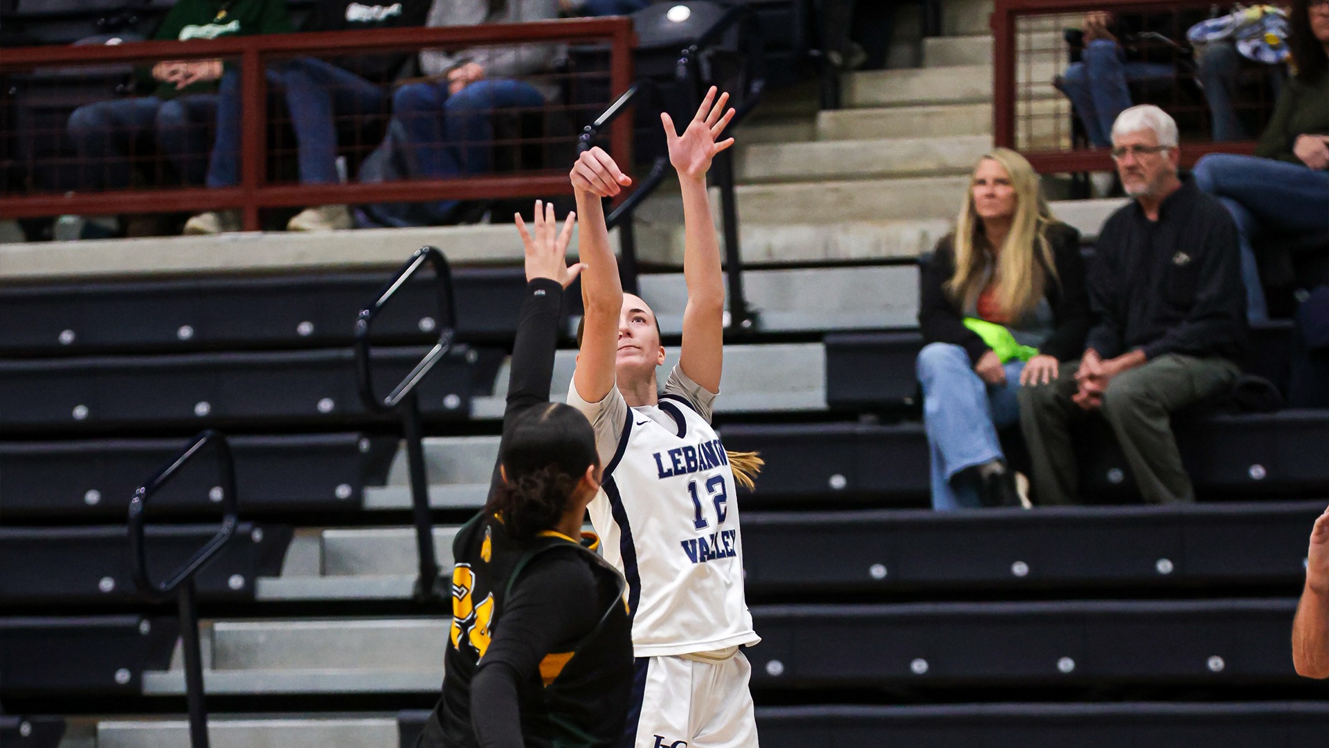 Abbie Reed making three-pointer