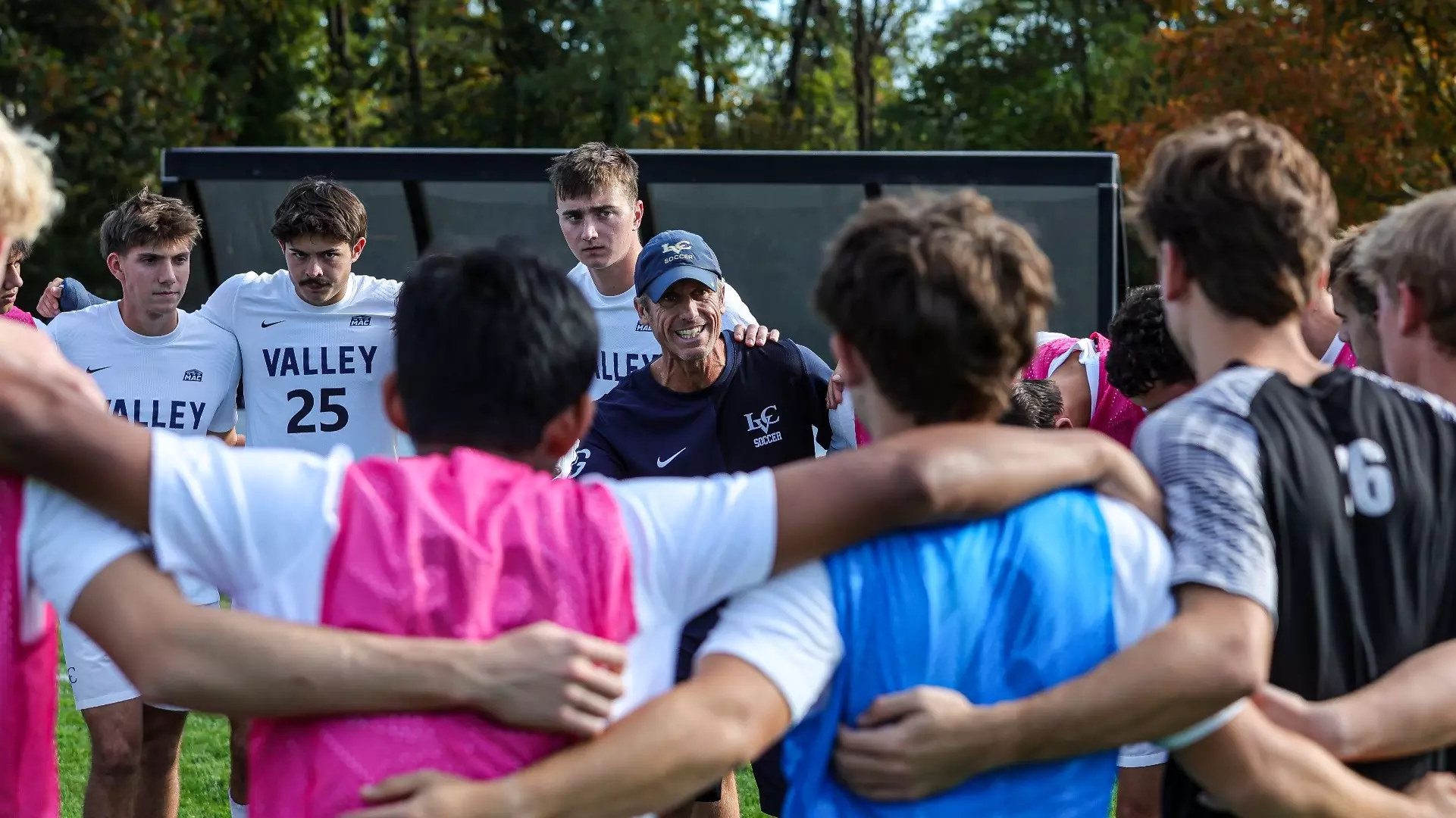 Charlie Grimes speaks to the men's soccer team