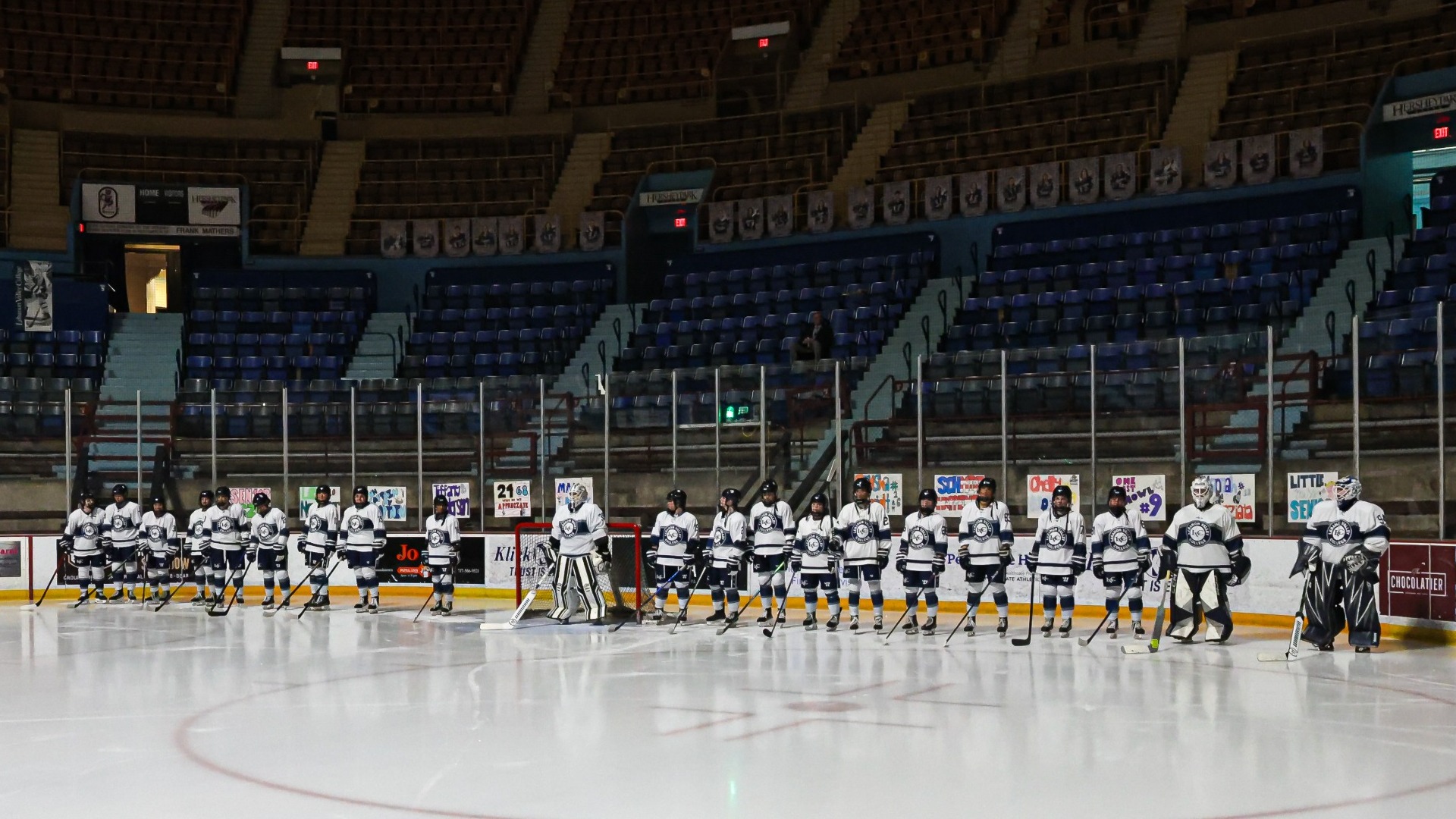 Women's Ice Hockey pregame lineup 2026