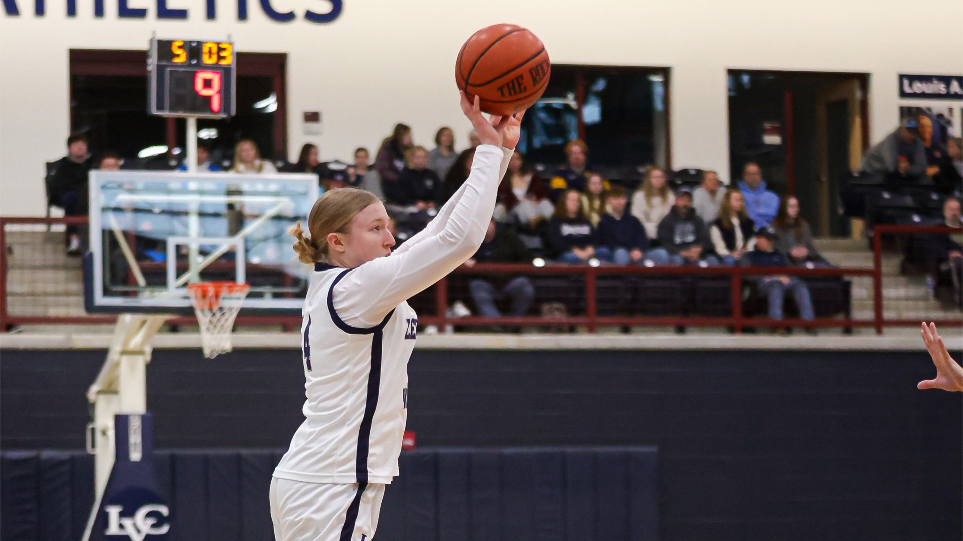 Riley Hevelow shooting a three-pointer